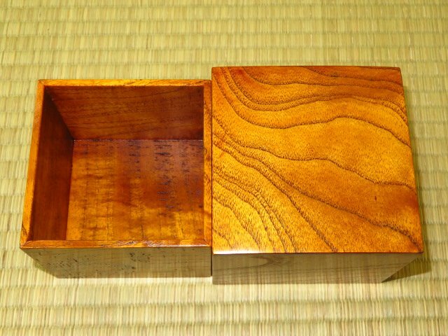 ^ pine . Kiyoshi . work island mulberry . lacquer finish four .. shogi piece box ^ paper box attaching / new goods 