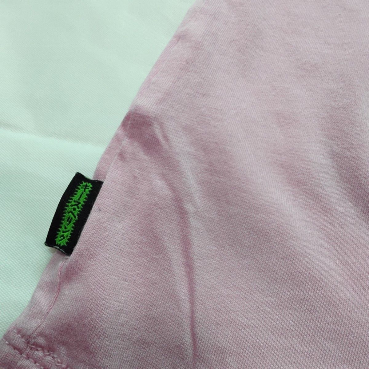 ⑩8【UNIQLO】ユニクロ　ピンク　コラボ　キースヘリング　Tシャツ