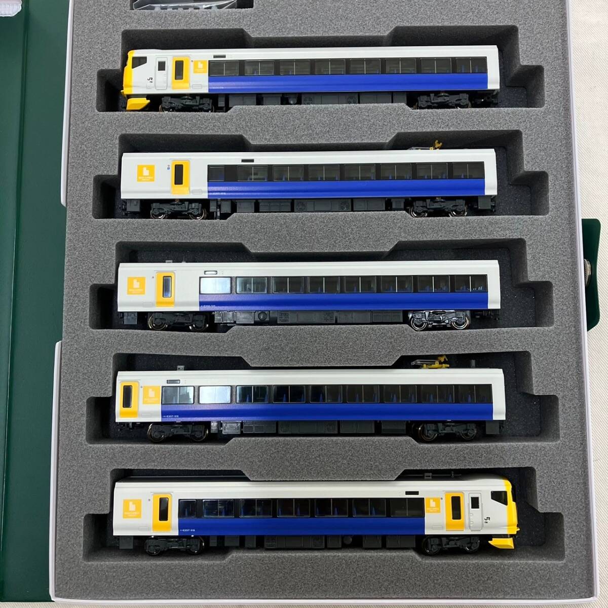 4794-1DG　KATO　カトー　10-1282 E257系500番台 5両基本セット　Nゲージ　鉄道模型_画像2