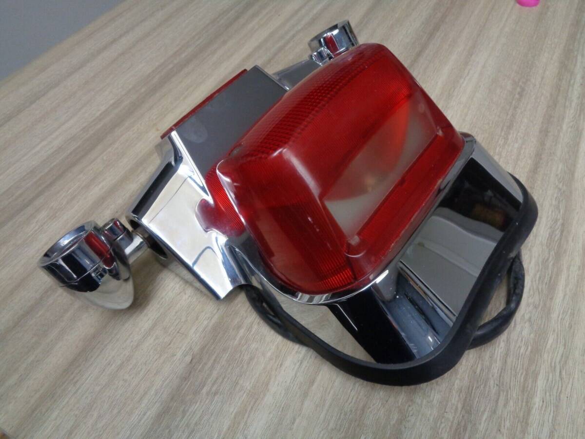 2004 Suzuki Volusia 800 Used taillight tail light brake light assembly 海外 即決_2004 Suzuki Volusi 2