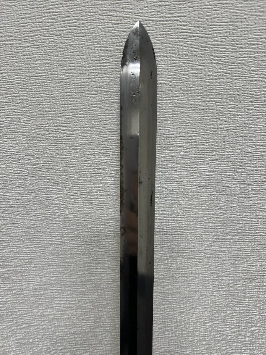 0603-81 0996【1円スタート】 武具　槍　長さ：44.5cm　反り：なし　目釘穴：1個　銘文：表 国常　裏 なし　コレクション_画像3