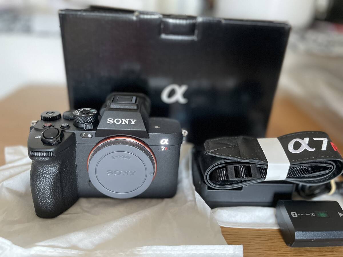 新品未使用 SONY α７ｒⅤ ５年保証付き　α7R V ILCE-7RM5 ボディ　新品CFexpress typeA 256GB 付き　sony α7rv_画像3