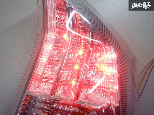 【最終値下】トヨタ純正 ZVW30 プリウス 前期 LED テール テールランプ テールライト 右 右側 運転席側 STANLEY P8007 棚2M24_画像8