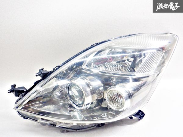 【最終値下】トヨタ純正 ANM10 ZGM10 アイシス HID ヘッドライト ヘッドランプ 左 左側 助手席側 KOITO 44-69 棚2J21_画像1