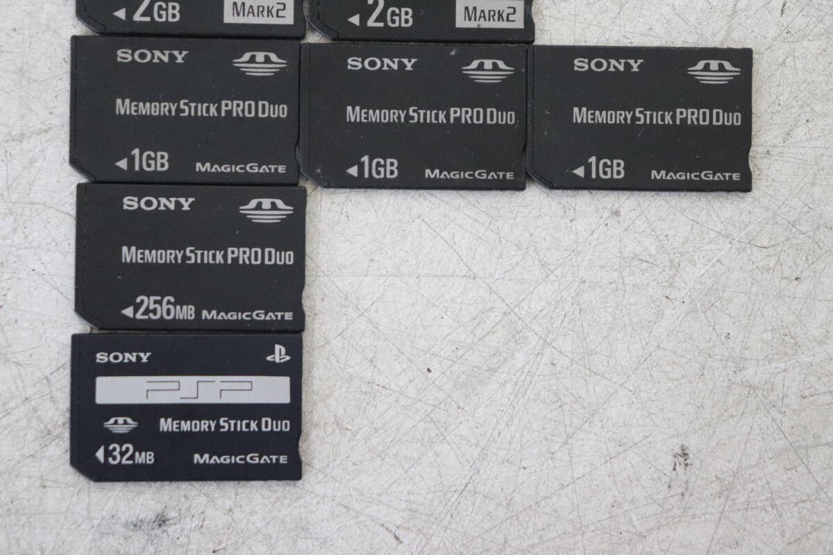 Y06/865 SONY メモリースティック memory stick duo memory stick pro duo mark2 8GB/4GB/2GB/1GB 等 13点 セット フォーマット済み_画像3