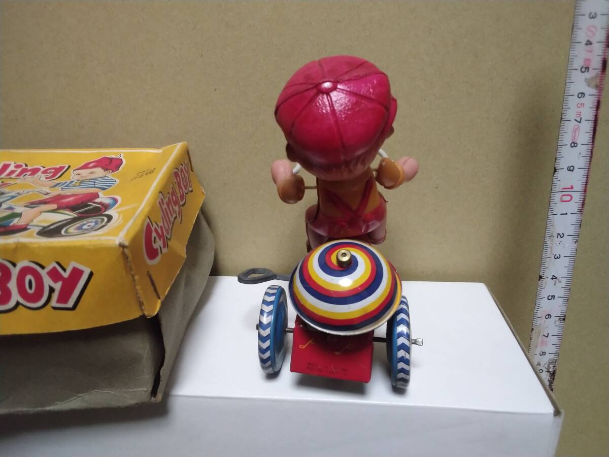 KA【ハッスル おそ松くん イヤミ】当時物ゼンマイ走行ブリキ玩具 KA【ハッスル おそ松くん イヤミ】当時物ゼンマイ走行ブリキ玩具