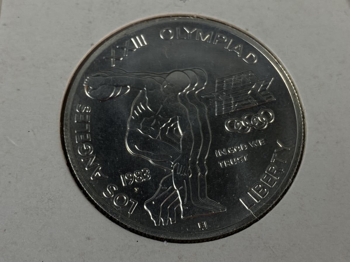 【福蔵】ロサンゼルスオリンピック 記念銀貨 1ドル 2枚 セット ケース付 1983年 1984年 900 FINE SILVER 本物 一枚重26.73g 計53.46gの画像4
