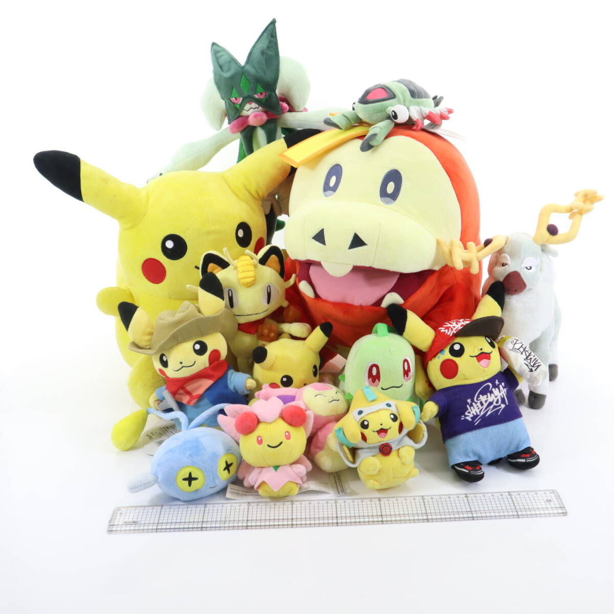 ●ポケモンセンター ぬいぐるみ まとめ売り 発掘ピカチュウ チコリータ アノプス ニャース ホゲータ マスカーニャ エネコ B152