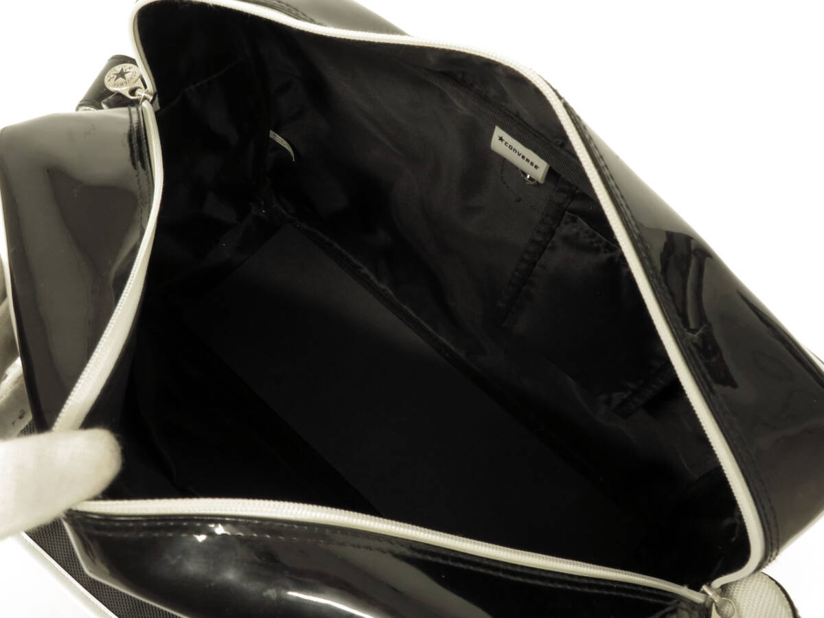 16220 美品 CONVERSE コンバース オールスター プリント PVC ショルダーバッグ スポーツバッグ ボストンバッグ 黒×白 メンズ レディースの画像7