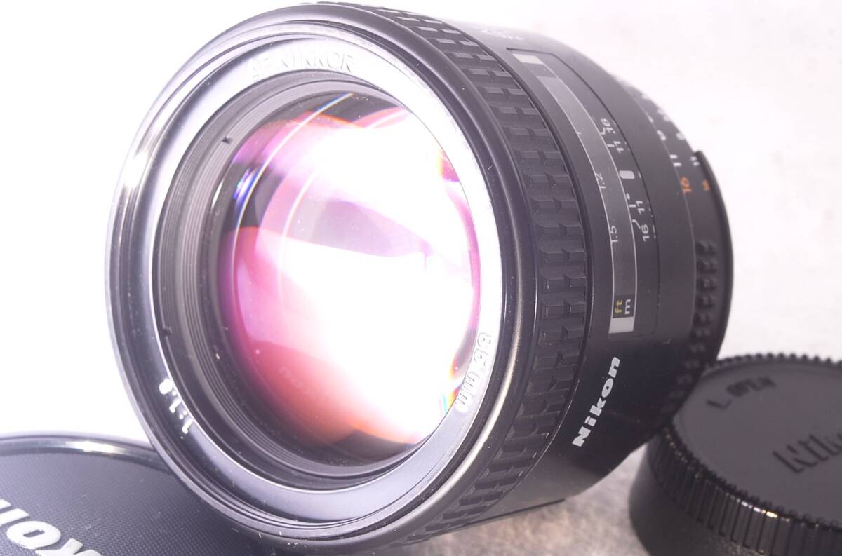 ★極美品！★ニコンNikon AF Nikkor 85mm F1.8★絶好調！C529