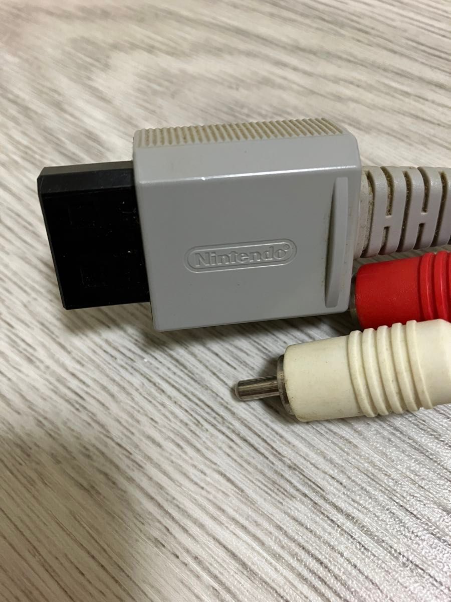 Nintendo Wii 　専用アダプターとケーブル