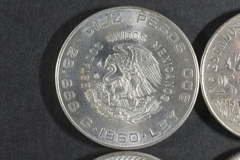 (520)外国貨幣大型メキシコ銀貨4枚 1968年メキシコオリンピック25ペソ1948年クアウテモック王5ペソ 独立戦争150周年10ペソ硬貨コインの画像7