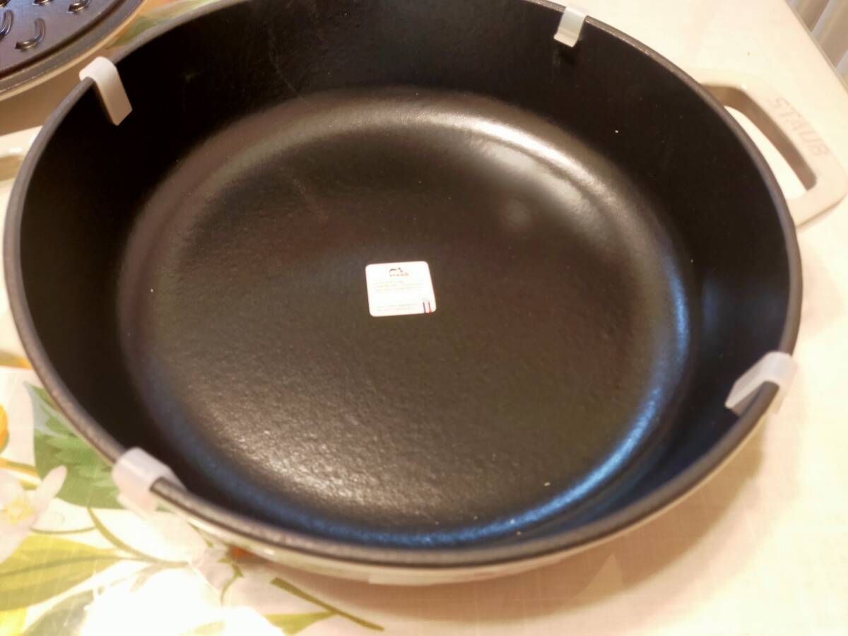 新品未使用　ストウブ STAUB 無水鍋 ブレイザー 28cm