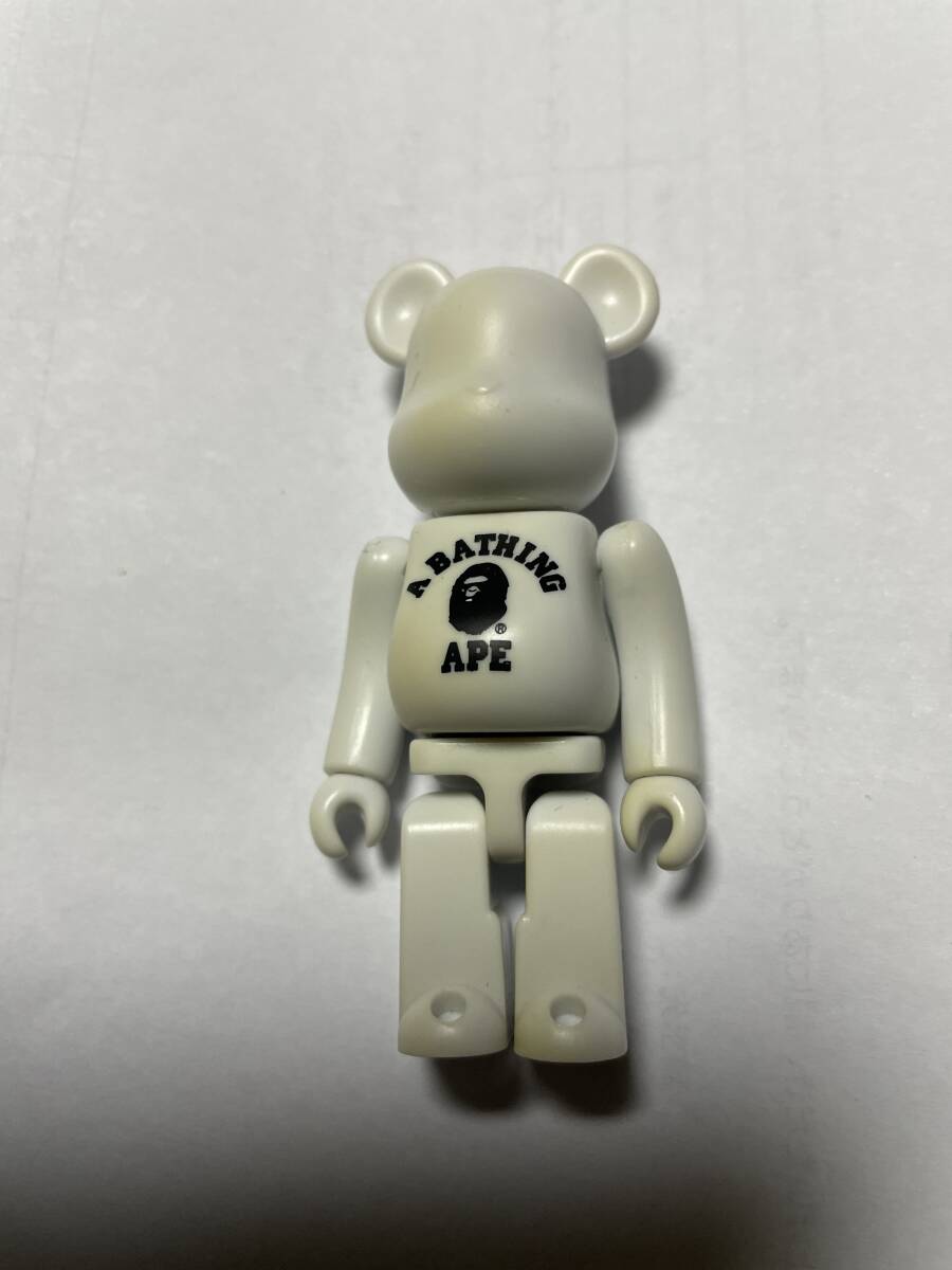 BAPE PLAY 2011 SUMMER BE@RBRICK 100% 2011 SUMMER CAMPAIGN WHITE ノベルティ ベアブリック MEDICOM TOY メディコムトイの画像1