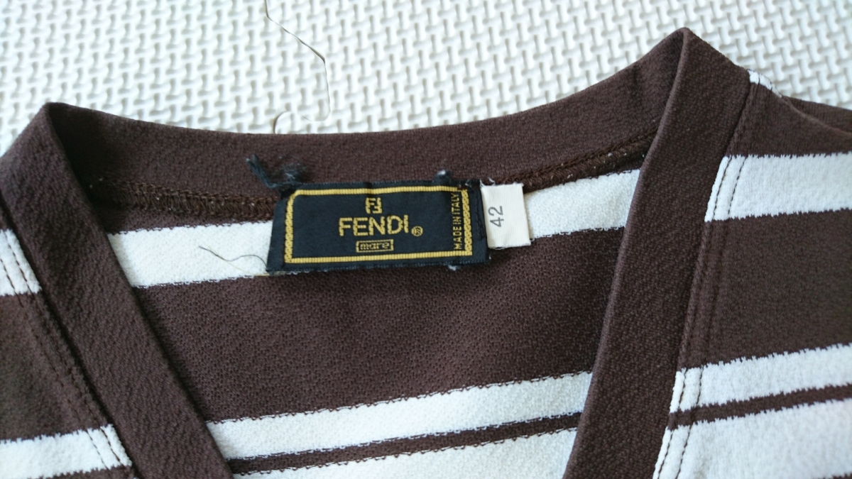  rare FENDI Fendi T-shirt Italy made border V neck 42