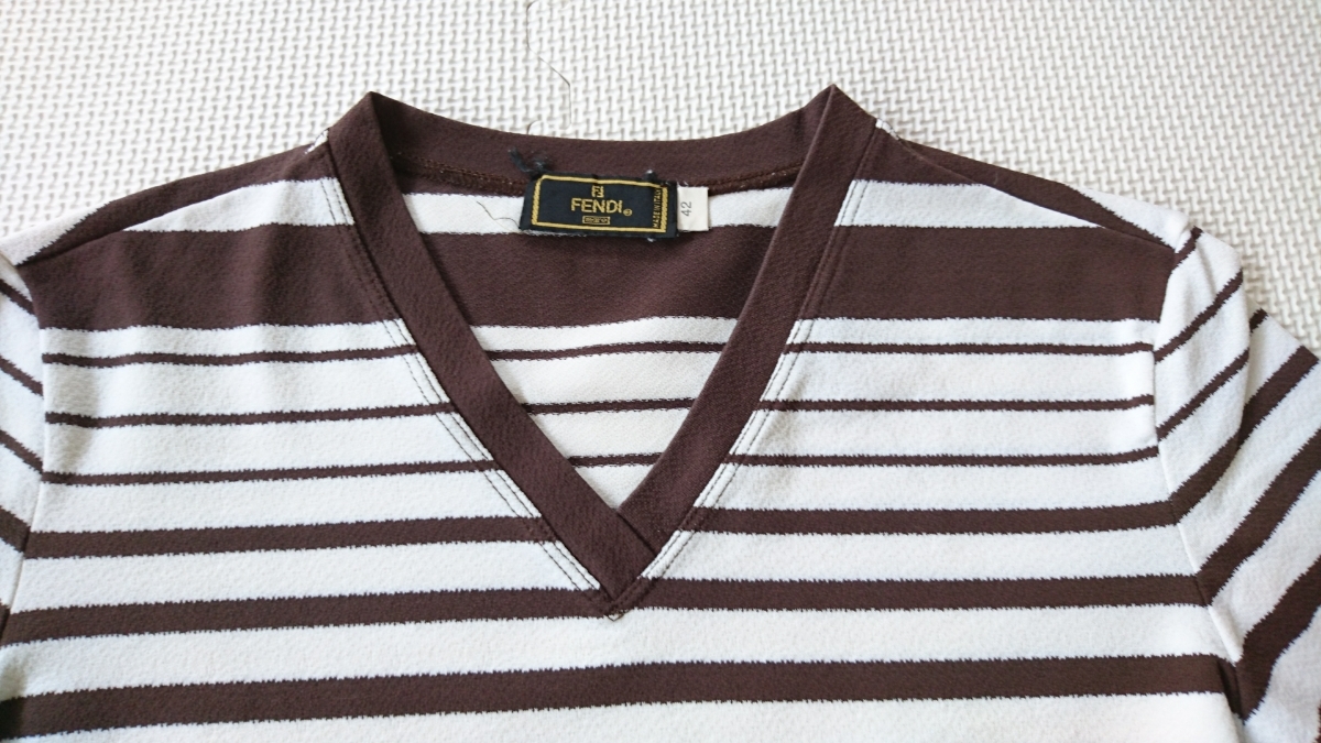  rare FENDI Fendi T-shirt Italy made border V neck 42