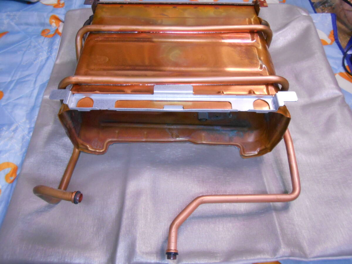 RUS-V51XT　熱交換器・缶体　リンナイ　湯沸し器　まだ使える　修理　parts　ガス瞬間湯沸_画像3