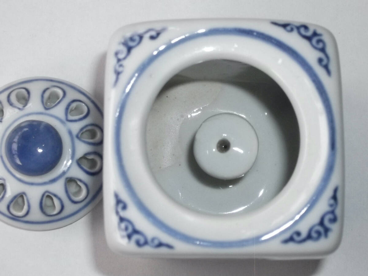  blue and white ceramics porcelain censer . flower writing ceramics used 