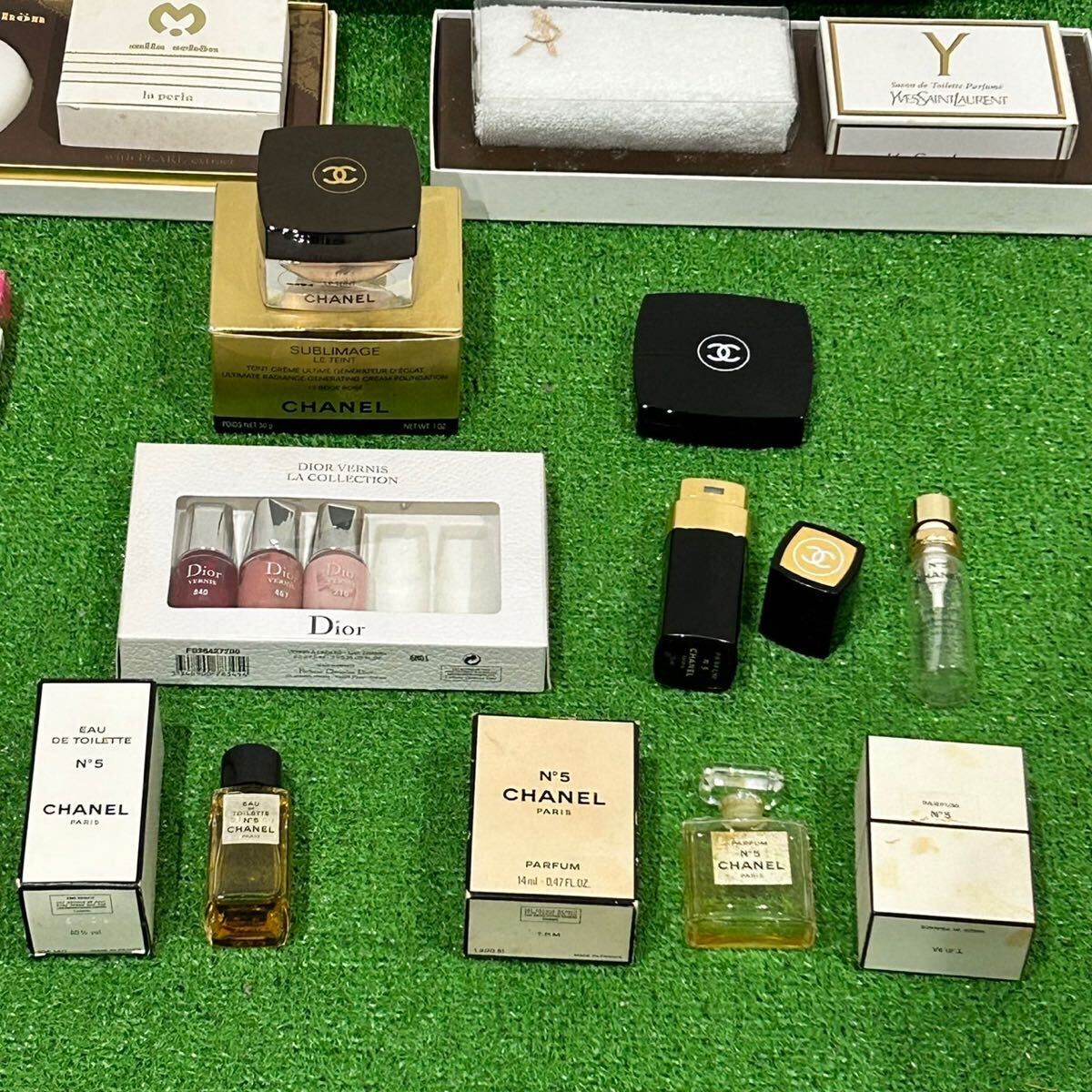 CHANEL シャネル GUCCI グッチ YVES SAINT LAURENT Diorなど 化粧品 香水 石鹸 ネイル など 未使用品含む まとめ売り 10点 現状品(E405)_画像4