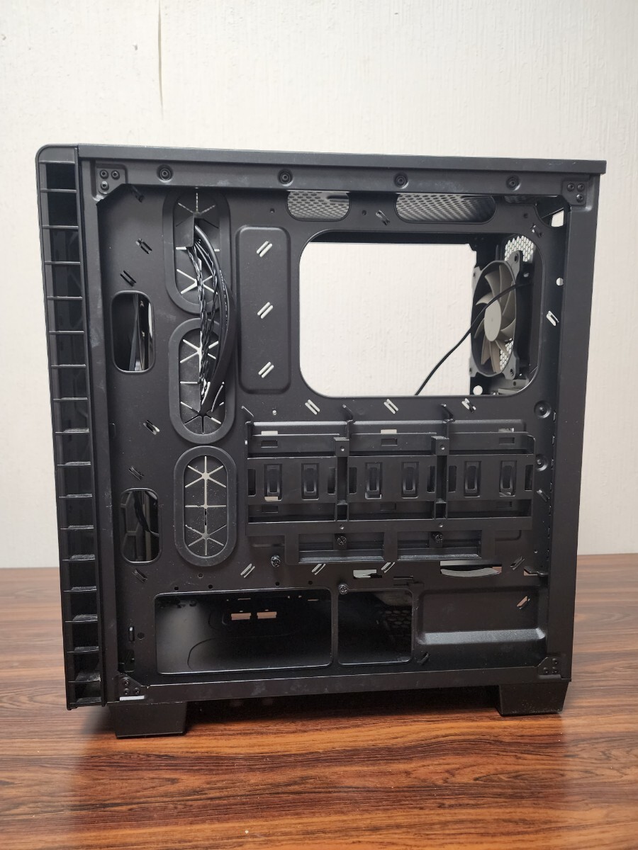 Corsair Carbide 400C ミドルタワーPCケース_画像4