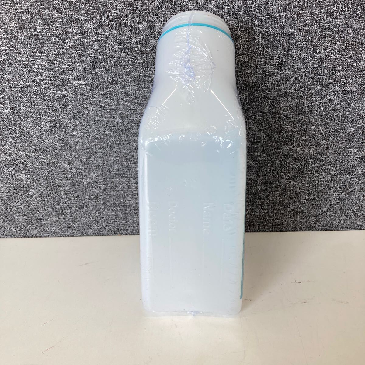 0603c2204 ティルケアの暗い蓋で光る男性用尿器（1パック）-ねじ込み式の蓋が付いた32oz / 1000mLの厚いプラスチック製男性用便器ボトル_画像5