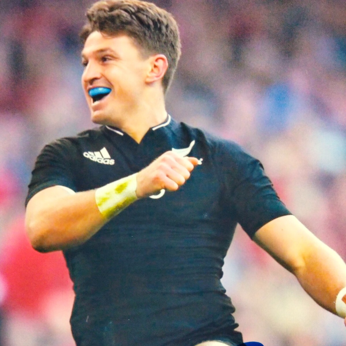 bo-ten*ba let with autograph 2L size photograph...Beauden Barrett