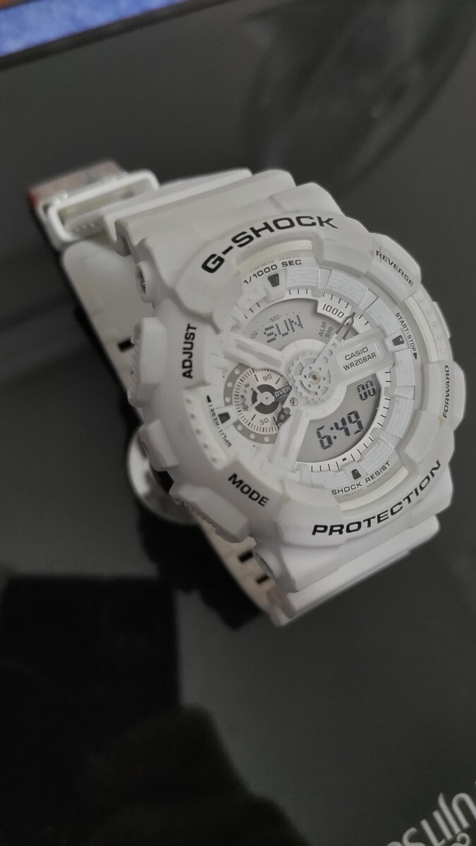 G-SHOCK CASIO GA-110MW 人気 白 ホワイト 美品 腕時計 カシオ Gショック ジーショック_画像3