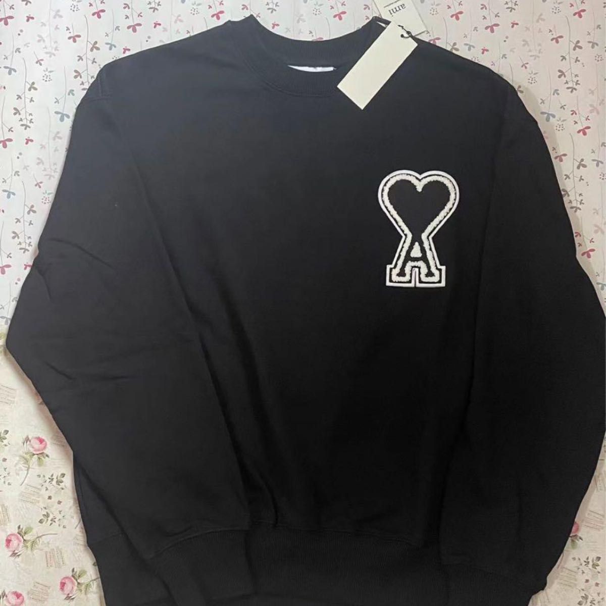 新品未使用 Amiparis アミパリ スウェットシャツ 男女兼用 M 新品未使用 Amiparis アミパリ スウェットシャツ 男女兼用 M