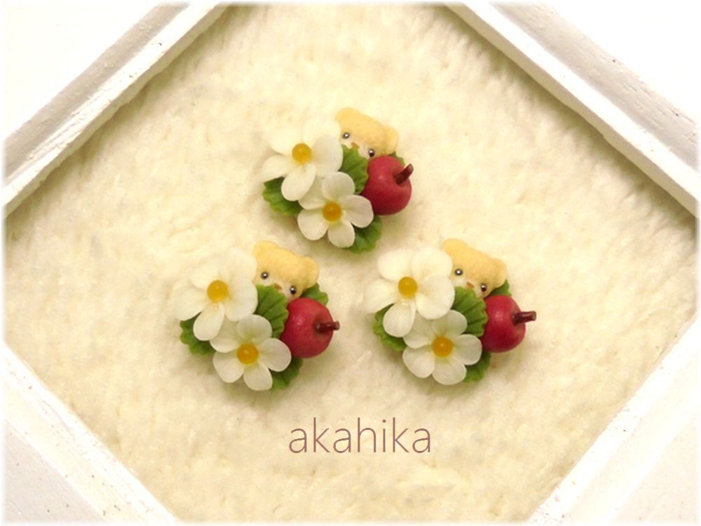 akahika*樹脂粘土花パーツ*ちびくまブーケ・りんごと小花・アップル_画像2