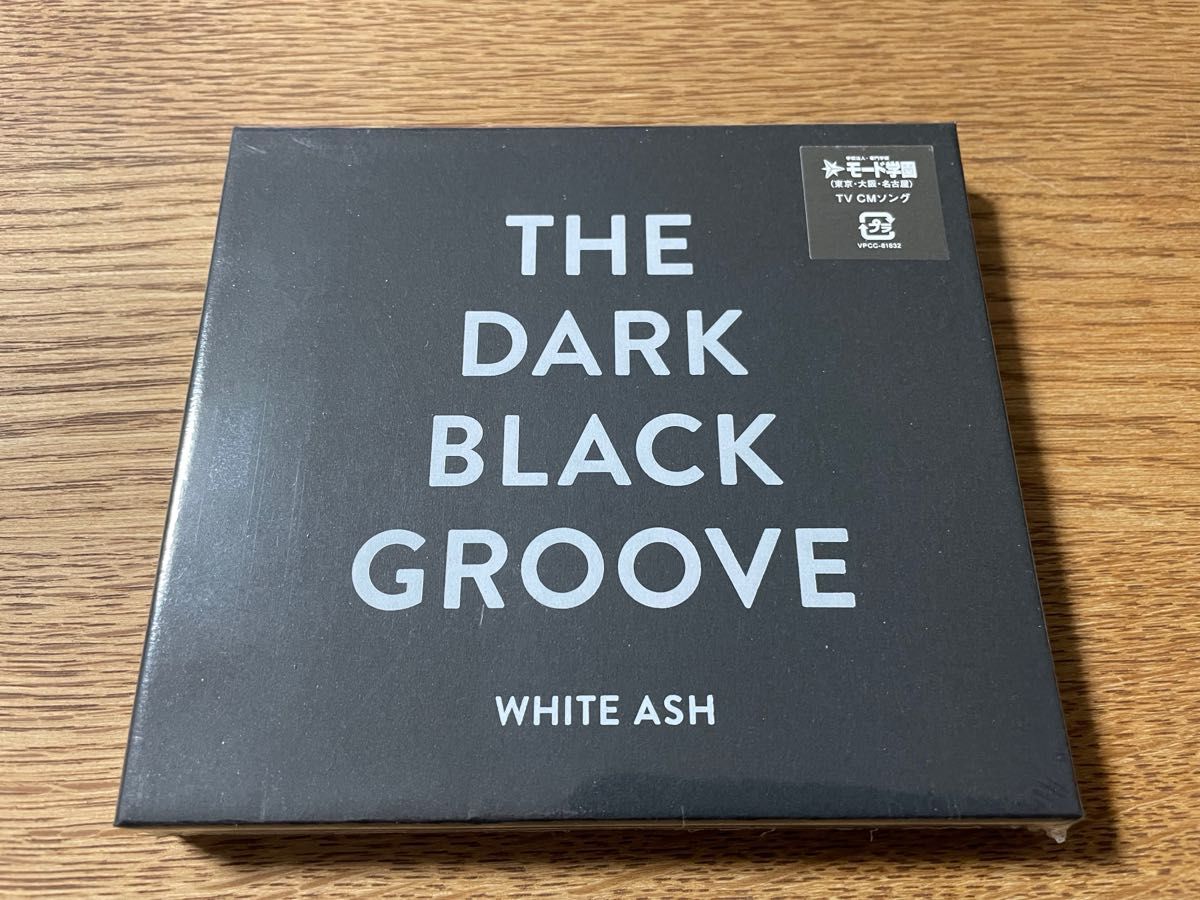 WHITE ASH/THE DARK BLACK GROOVE 未開封　CD