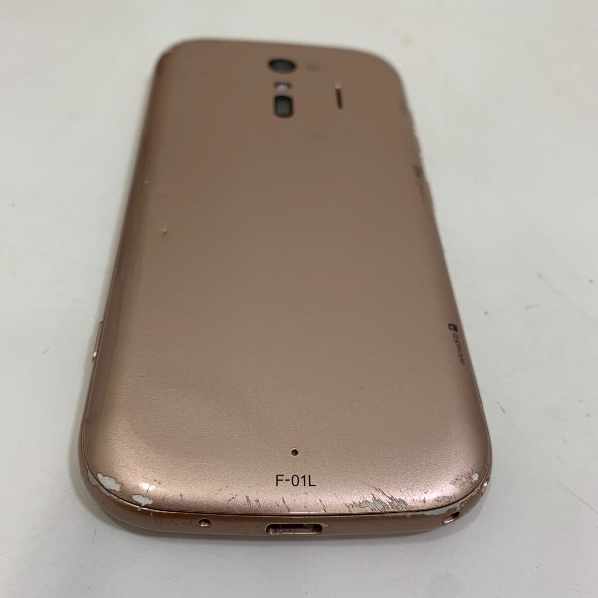 初期化済み　docomo 防水らくらく スマホ F-01L 判定〇　IMEI 357963091987527_画像3