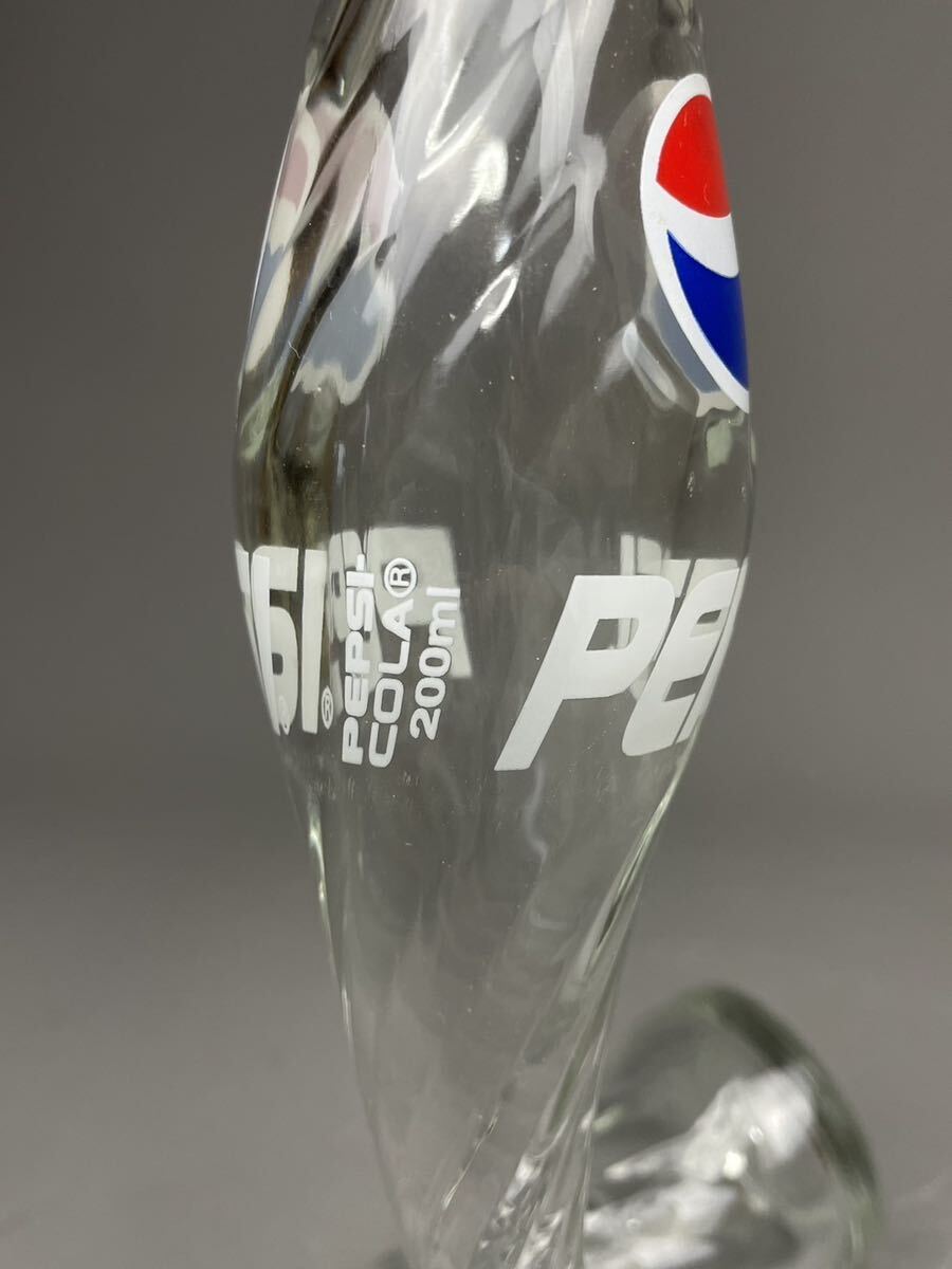 D) 昭和レトロ PEPSI 変形瓶 花瓶 一輪挿し ペプシ アート オブジェ 空瓶 当時物 希少 空き瓶の画像5