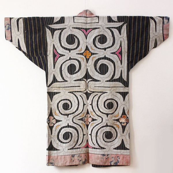 【TAKIYA】7263 『アイヌ民族衣装 カパラミプ』 白布切抜文衣 木綿 刺繍 民藝 antique kimono textile 古美術 時代_画像1