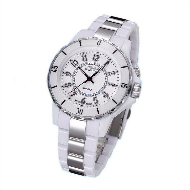 ◆◇◆-SALE-◆◇◆ 超軽量 デザイン腕時計 ホワイト白 男女共用 【ハミルトン オメガ カシオ シチズン セイコー 福袋】の画像3