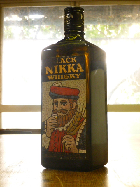 １級「BLACK NIKKA」1982年以前、42年以上昔の流通 髭のブラック ニッカ 黒栓 日本橋 720ml 42度 余市 カフェグレーン BLACK NIKKA-0229-A_画像8