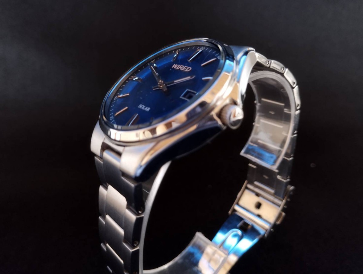 【超美品】セイコー/SEIKO　WIRED　ワイアード　腕時計　ソーラー　使用回数1回きり　ネイビーブルー　金針　時刻　メンズウォッチ_画像2