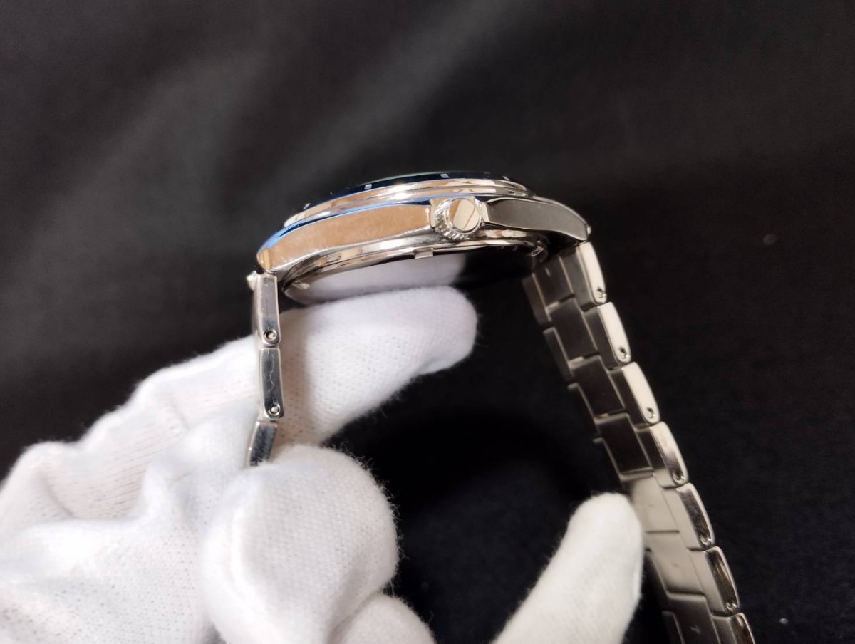 【超美品】セイコー/SEIKO　WIRED　ワイアード　腕時計　ソーラー　使用回数1回きり　ネイビーブルー　金針　時刻　メンズウォッチ_画像3