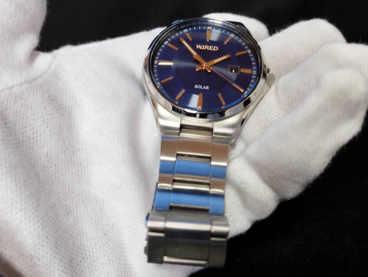【超美品】セイコー/SEIKO　WIRED　ワイアード　腕時計　ソーラー　使用回数1回きり　ネイビーブルー　金針　時刻　メンズウォッチ_画像6