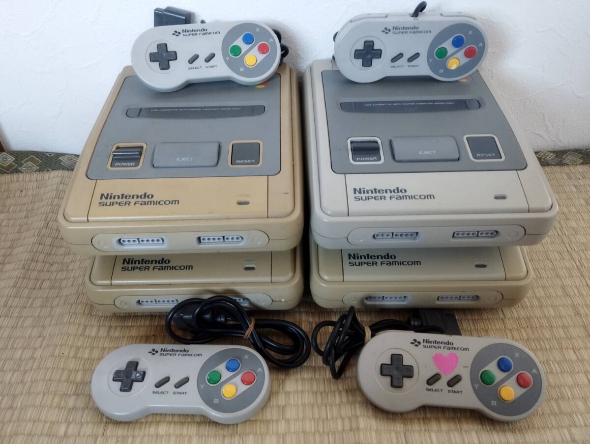 【ジャンク品】スーパーファミコン本体×4/スーパーゲームボーイ/純正コントローラー×4 任天堂/Nintendo ジャンク品　部品取り_画像2