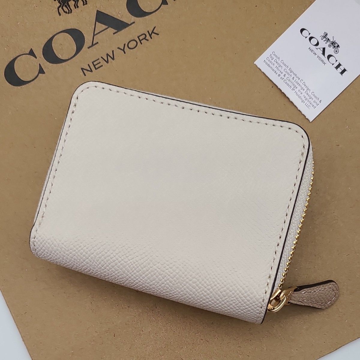 新作　新品　COACH　折り財布