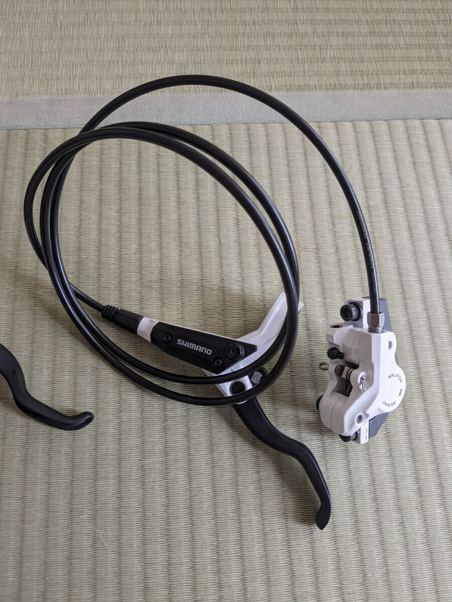 シマノ Shimano BL-M445 BR-M447 ホワイト 油圧ディスクブレーキ 前後セット フラットマウントアダプタつき_画像3