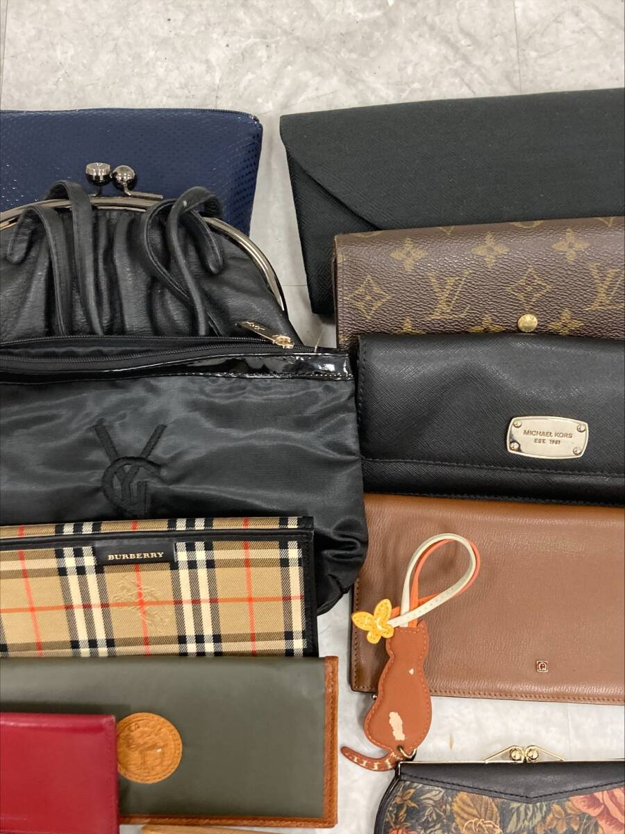 ＃6377A 財布 ポーチ ミニバッグ 大量 約50点 セット バーバリー ハンティングワールド ダンヒル YSL LV レザー 革 長財布 折財布 ジャンク_画像7