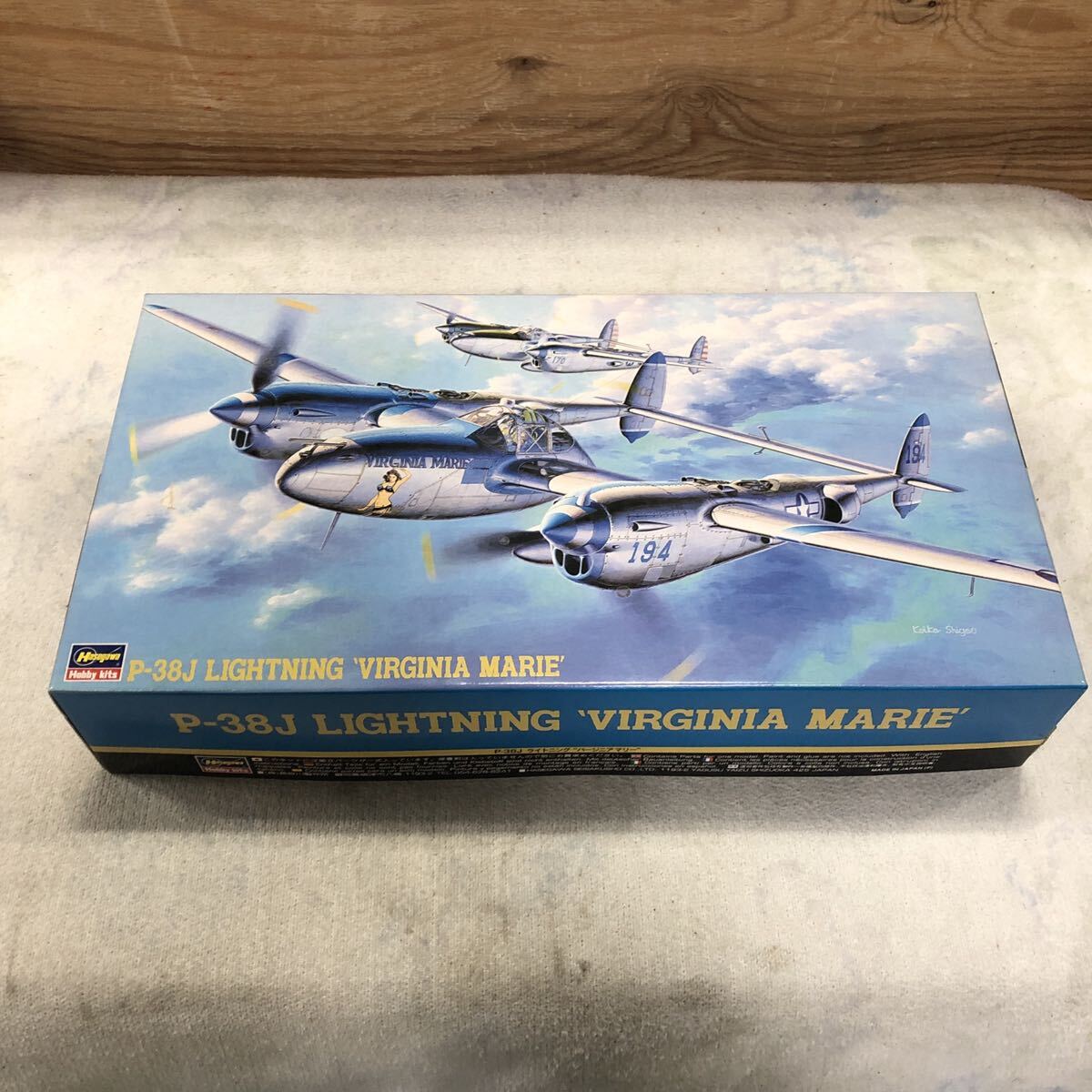 ハセガワ プラモデル P-38J 未組立 Hasegawa ライトニング　バージニアマリー　1:48 アメリカ陸軍　戦闘機　U.SARMY デカールハゲ_画像1