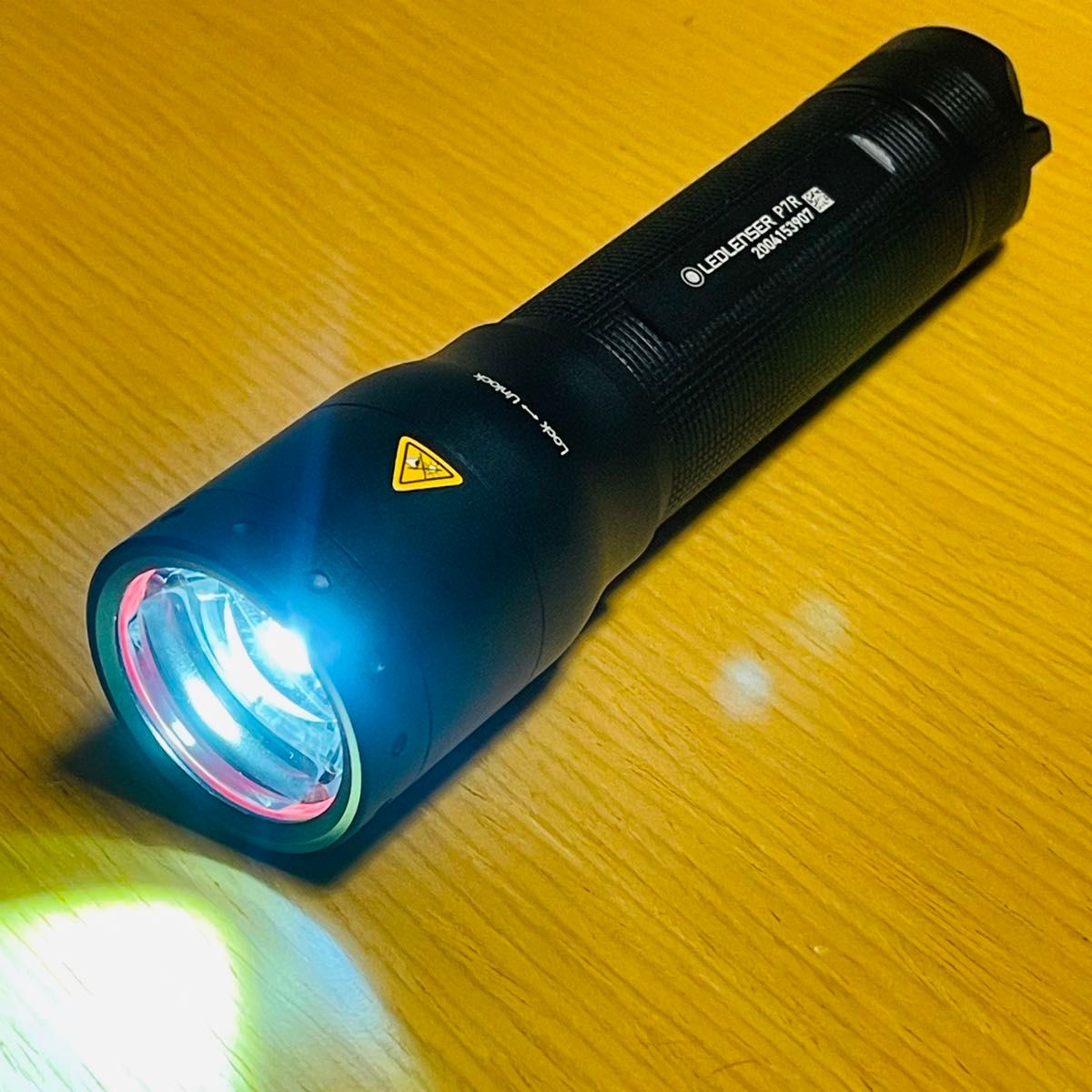 【ほぼ新品】Ledlenser(レッドレンザー) P7R 防水機能付 LEDフラッシュライト USB充電式