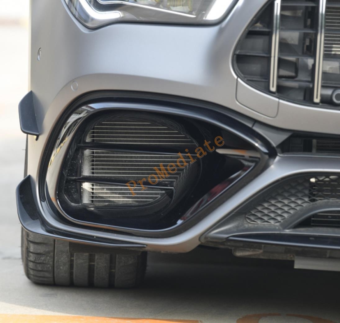 ベンツ　CLA45 AMG C118 2020年式 　フロントバンパー　カナード　　左右セット4枚セット　艶出しブラック_画像2