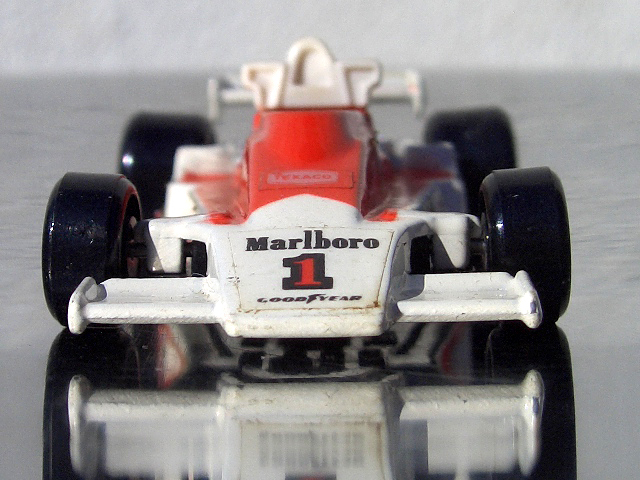 ■70s TOMICA F1 Marlboro McLaren M26 マルボロ マクラレーン FORD DFV 究極 ウイングカー フォード・コスワース ラウダ×ハント 入手困難の画像5