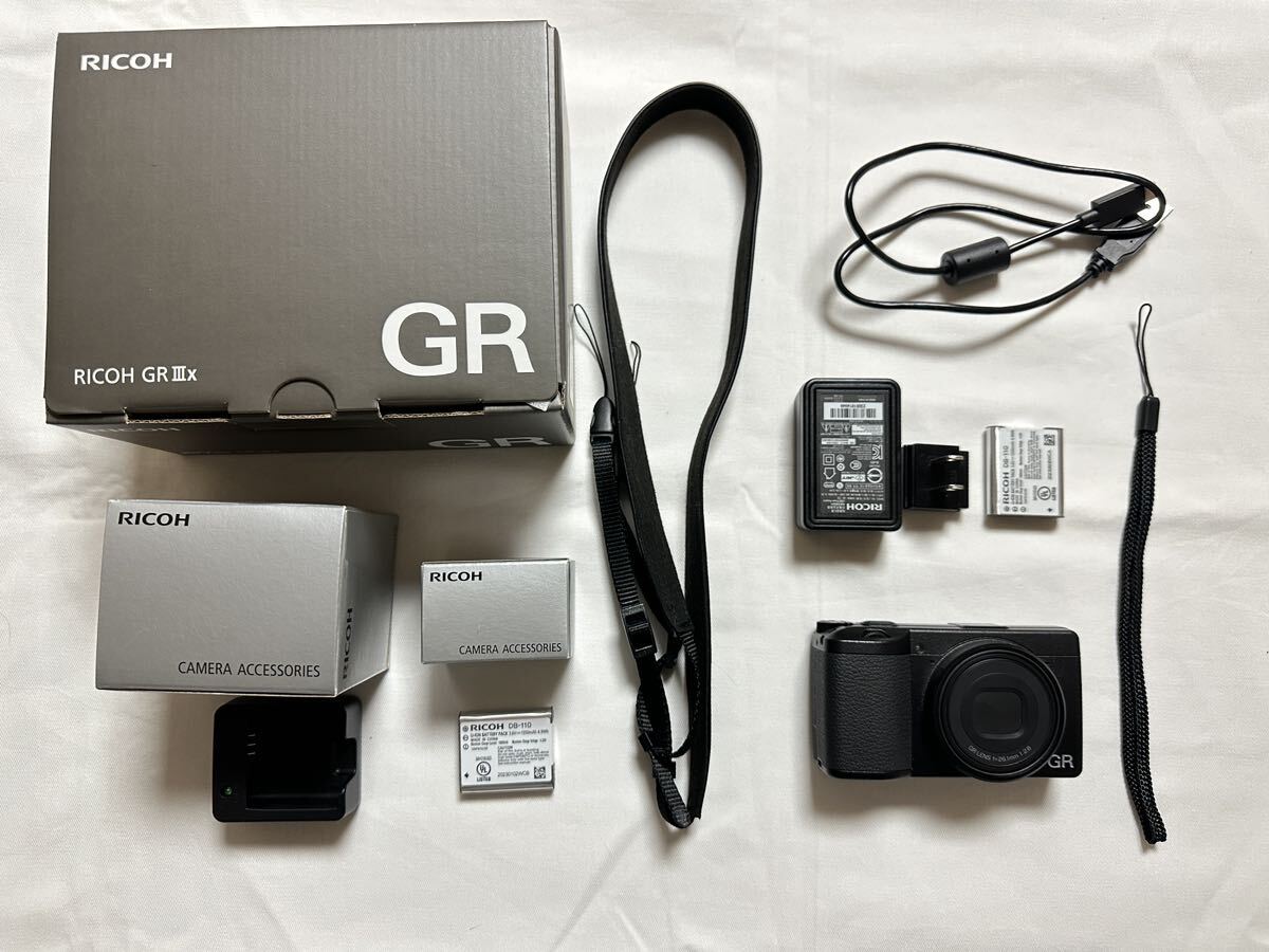 RICOH GR IIIx リコー GR3x 極美品 付属品多数 使用回数少 40mm APS-C RICOH GR IIIx リコー GR3x 極美品 付属品多数 使用回数少 40mm APS-C
