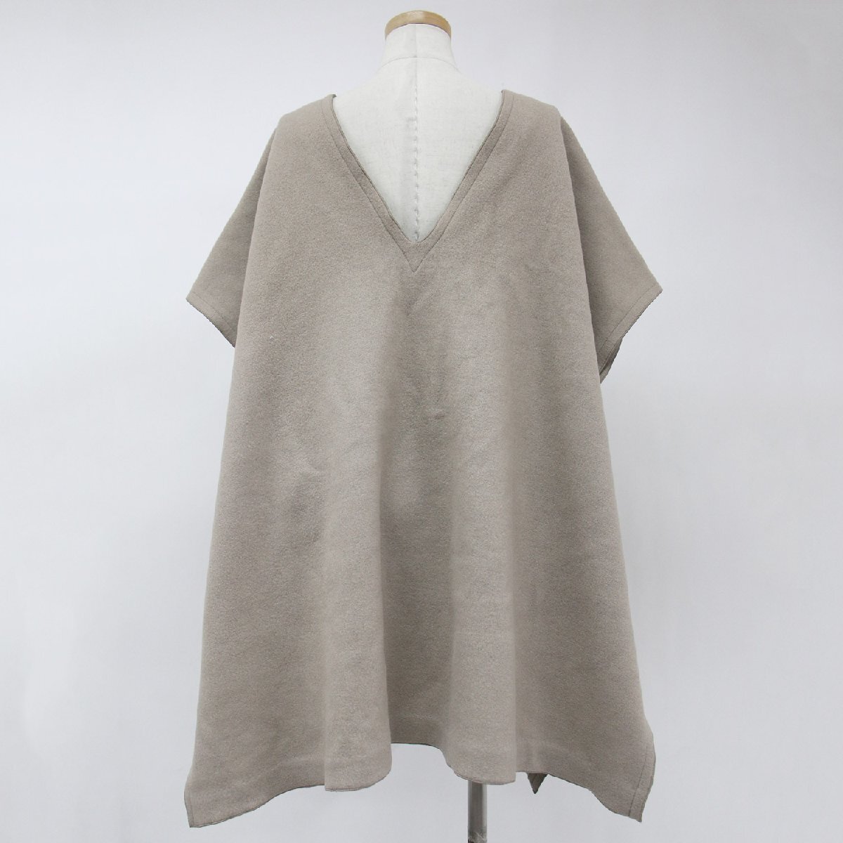 Ballsey Ballsey the best 23 autumn winter beige 36(9 number ) wool jersey - oversize wide V neck outer simple beautiful .