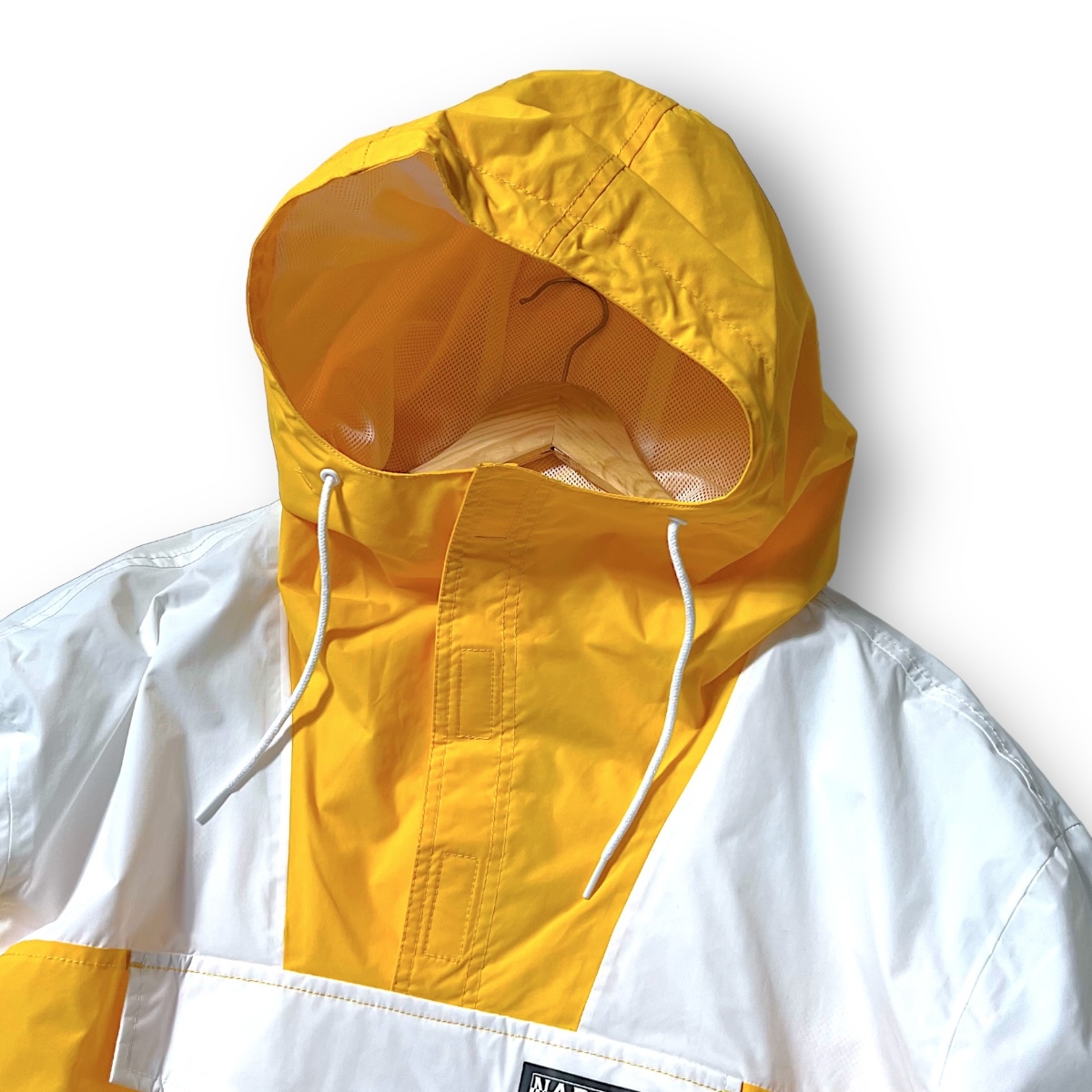 5530円 新品 NAPAPIJRI ナパピリ 定価3.1万 撥水 防風 ルーズ 5530円 新品 NAPAPIJRI ナパピリ 定価3.1万 撥水 防風 ルーズ