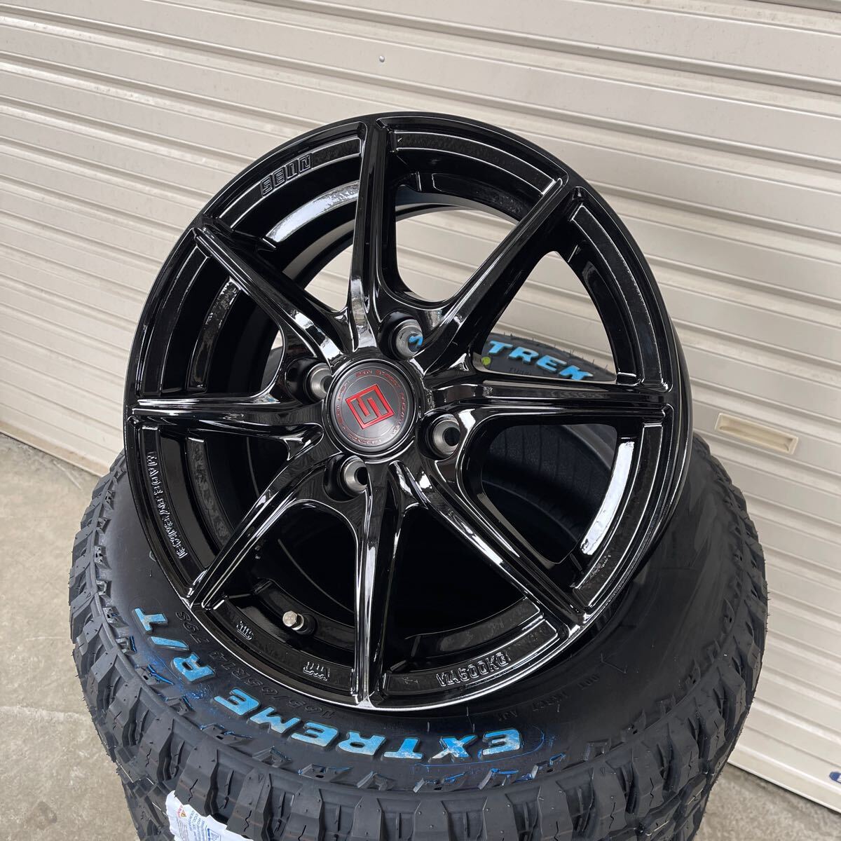 《SEIN EK》 マックストレック165/65R14エクストリームRT軽トラ軽バン　チューナーサイズ　ホワイトレター　ソリッドブラック 5.5J+43_画像8